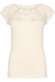 Flora Laced T-Shirt | Cream | Blonde top fra State bird